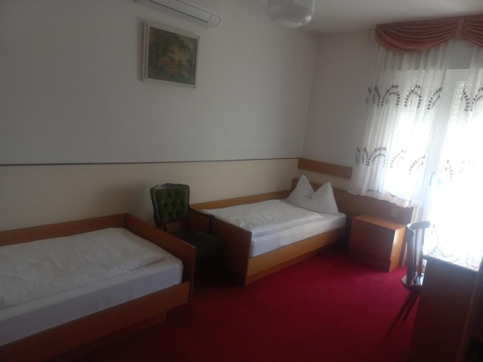 Lux Hotel 3*